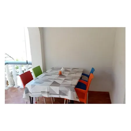 1 Bedroom In * ויר