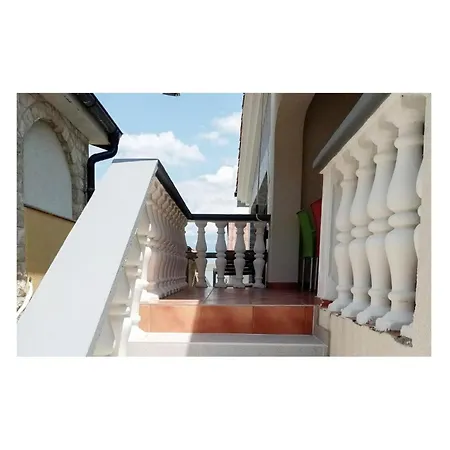 Beautiful In With House Sea View Apartman Vir